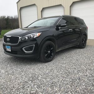 Meet your Posher, Ethan